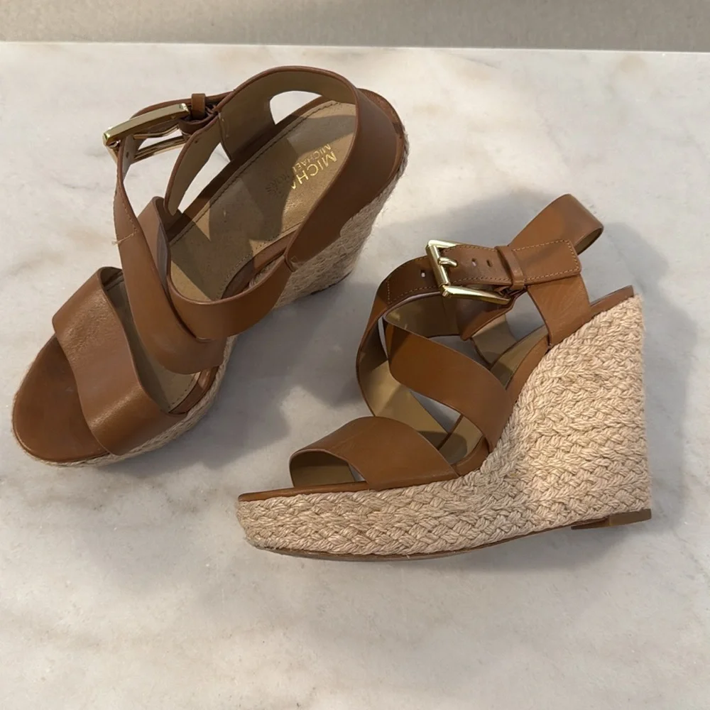 Lightly worn Micheal Kors wedges - Picture 3 of 5